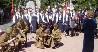 Театралізована композиція і виступ хору ветеранів під час святкування Дня Перемоги