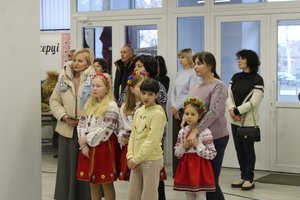 Міський голова відвідала персональну виставку мисткині Наталії Юхимець