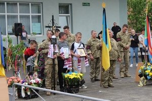 26 травня Козятинська громада прощалася з нашим, ще зовсім молодим Захисником- Сохинчуком Владиславом Сергійовичем.